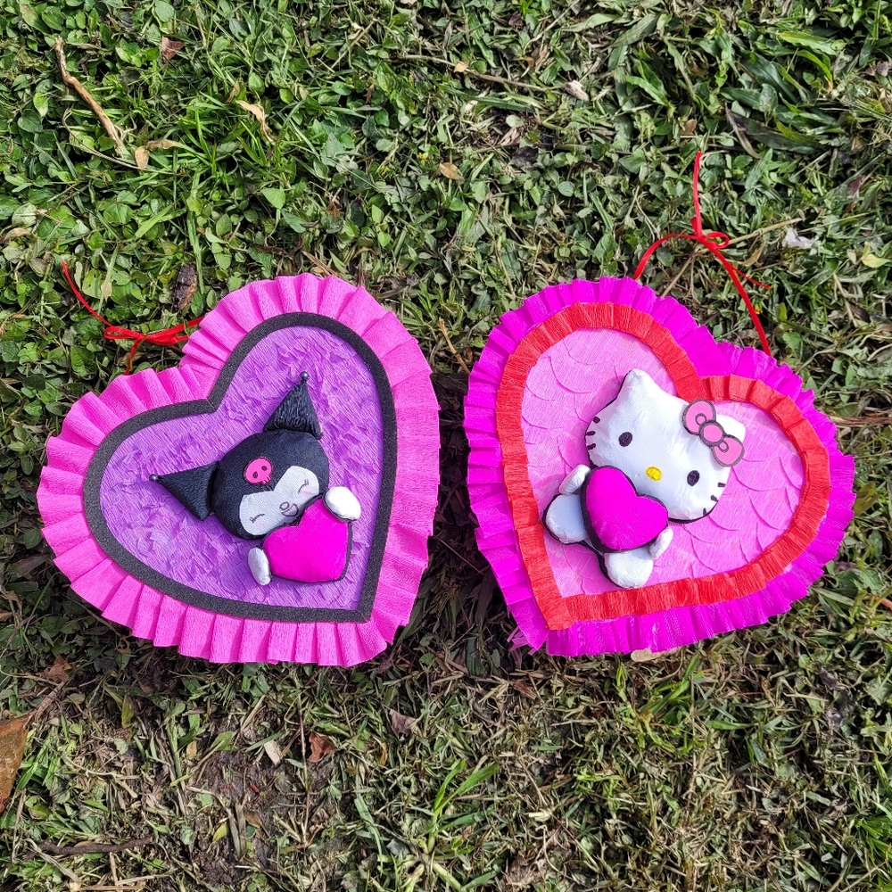 1 Hello kitty OR 1 Kuromi Valentines day Mini Heart Piñata Box